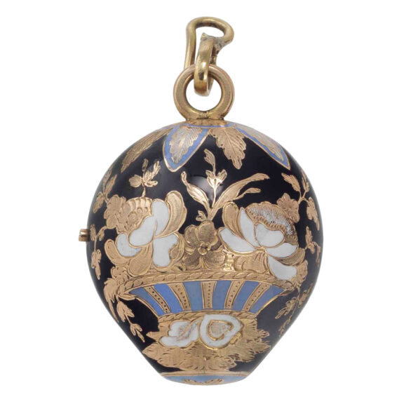 Swiss 18k gold and enamel apple form watch Circa 1800-1820 Swiss 18k gold and enamel apple form watch Circa 1800-1820