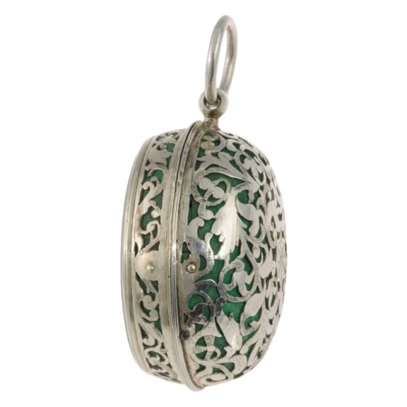 French silver one-handed verge oignon watch with alarm Circa 1695 French silver one-handed verge oignon watch with alarm Circa 1695