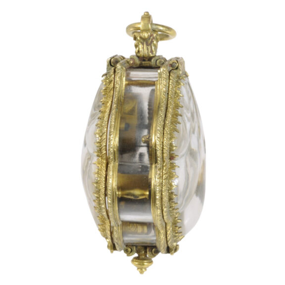 French rock crystal shell-shaped one-handed pendant watch Circa 1600 French rock crystal shell-shaped one-handed pendant watch Circa 1600