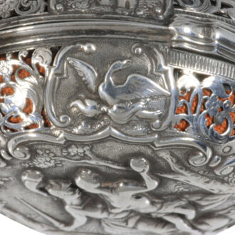 Swiss silver pair-cased repeating repoussé verge watch Circa 1700 Swiss silver pair-cased repeating repoussé verge watch Circa 1700