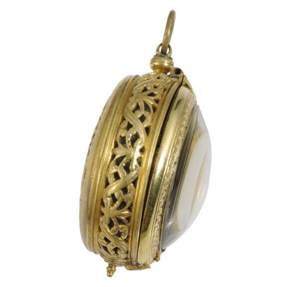 German fire gilt one-handed pendant watch with self-strike Circa 1600 German fire gilt one-handed pendant watch with self-strike Circa 1600