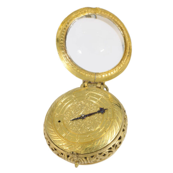 German fire gilt one-handed pendant watch with self-strike Circa 1600 German fire gilt one-handed pendant watch with self-strike Circa 1600