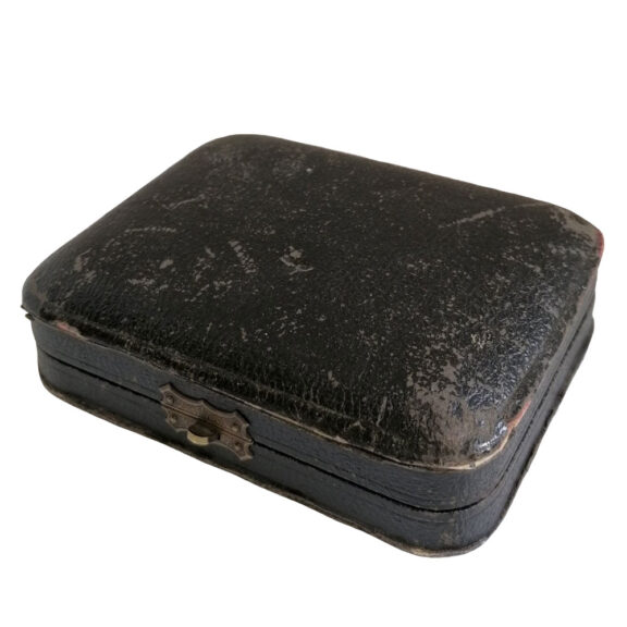 Swiss gold hunting cased minute repeating lever Circa 1897 Swiss gold hunting cased minute repeating lever Circa 1897