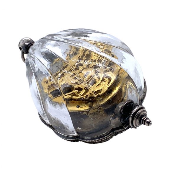 Dutch silver and rock crystal shell-shaped pendant watch Circa 1700 Dutch silver and rock crystal shell-shaped pendant watch Circa 1700