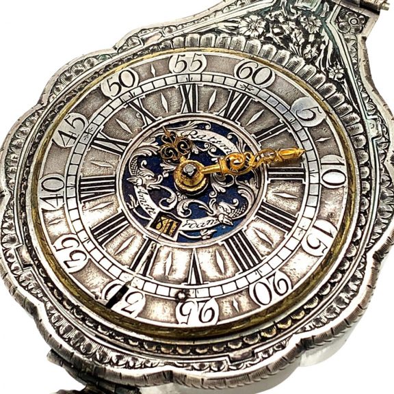 Dutch silver and rock crystal shell-shaped pendant watch Circa 1700 Dutch silver and rock crystal shell-shaped pendant watch Circa 1700