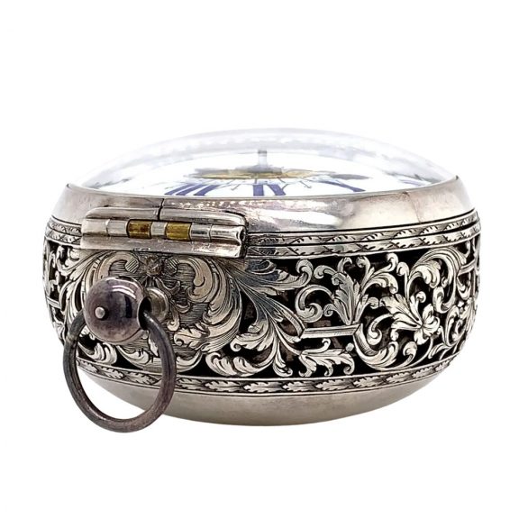 French silver Louis XIV verge oignon watch with alarm Circa 1690French silver Louis XIV verge oignon watch with alarm Circa 1690 French silver Louis XIV verge oignon watch with alarm Circa 1690