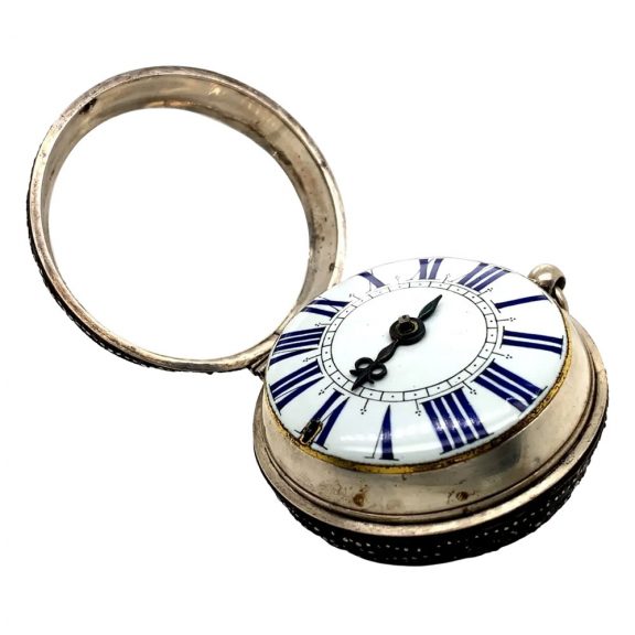 Impressive French silver oignon watch with central winding Circa 1690 Impressive French silver oignon watch with central winding Circa 1690