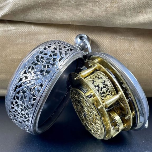 French silver Louis XIV oignon coach clock with alarm Circa 1700 French silver Louis XIV oignon coach clock with alarm Circa 1700