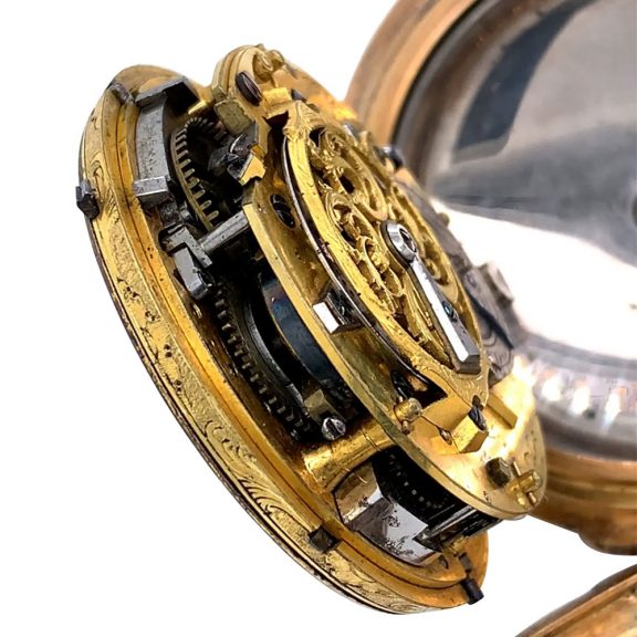 French 18K varicoloured gold quarter repeating verge Circa 1785 French 18K varicoloured gold quarter repeating verge Circa 1785