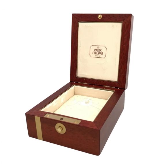 Unique Swiss 18K gold and enamel hunting cased watch Circa 1987 Unique Swiss 18K gold and enamel hunting cased watch Circa 1987