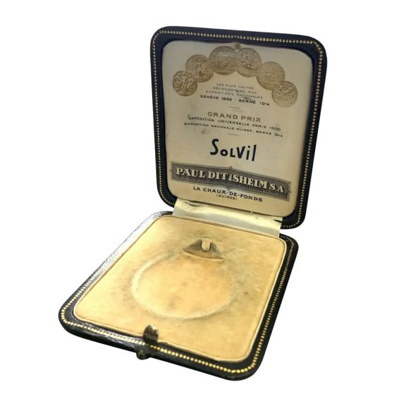 Flat Swiss 18K gold open faced lever pocket watch Circa 1910 Flat Swiss 18K gold open faced lever pocket watch Circa 1910