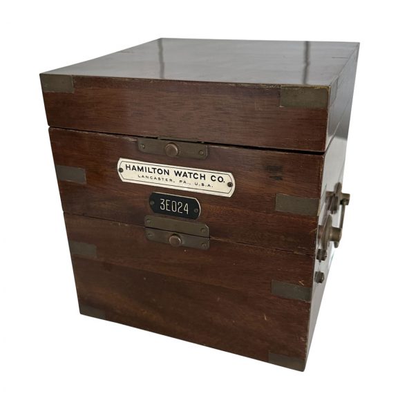 American marine chronometer with 56h power reserve Circa 1945 American marine chronometer with 56h power reserve Circa 1945