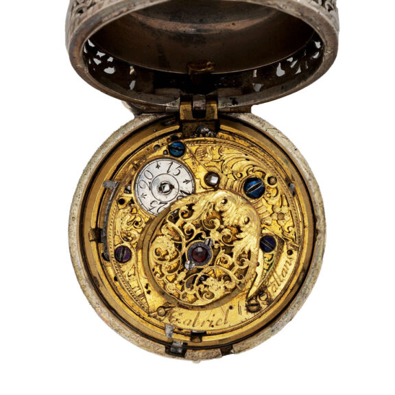 English verge pocket watch in repoussé silver case Circa 1720-1740 English verge pocket watch in repoussé silver case Circa 1720-1740