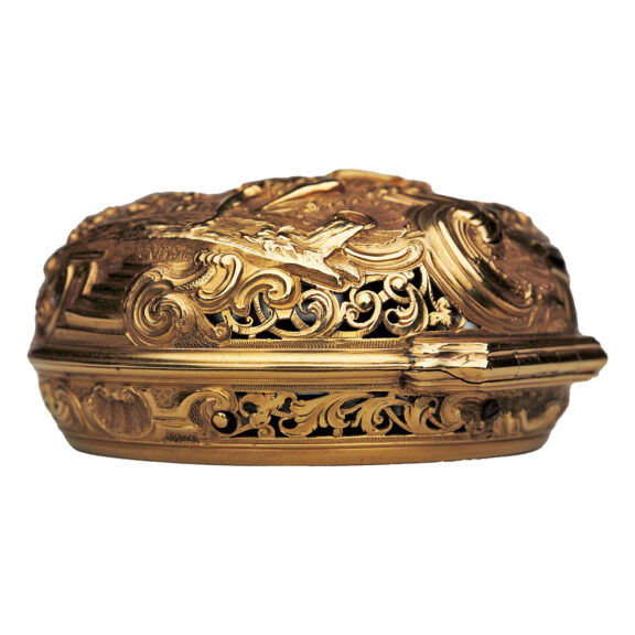 English repeating pocket watch with repoussé decoration Circa 1741 English repeating pocket watch with repoussé decoration Circa 1741