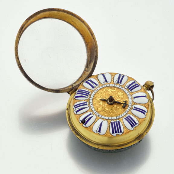 French single-handed Oignon in a shagreen case Circa 1690 French single-handed Oignon in a shagreen case Circa 1690
