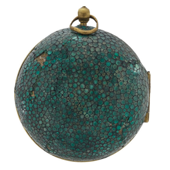 French single-handed Oignon in a shagreen case Circa 1690 French single-handed Oignon in a shagreen case Circa 1690