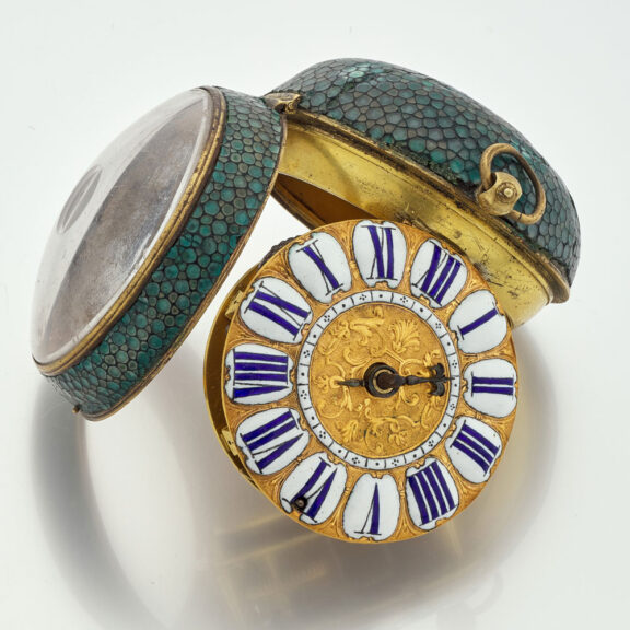 French single-handed Oignon in a shagreen case Circa 1690 French single-handed Oignon in a shagreen case Circa 1690