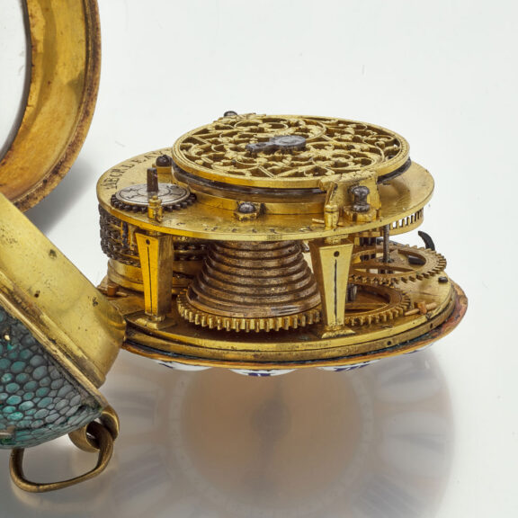 French single-handed Oignon in a shagreen case Circa 1690 French single-handed Oignon in a shagreen case Circa 1690