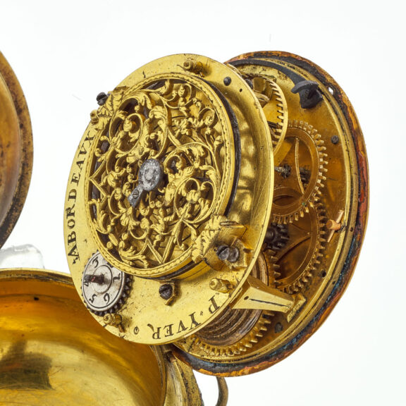 French single-handed Oignon in a shagreen case Circa 1690 French single-handed Oignon in a shagreen case Circa 1690