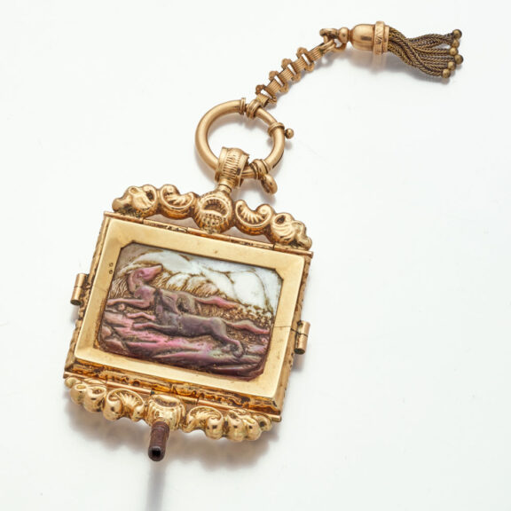 Gold key with mother of pearls and hunting scene 19th Century Gold key with mother of pearls and hunting scene 19th Century