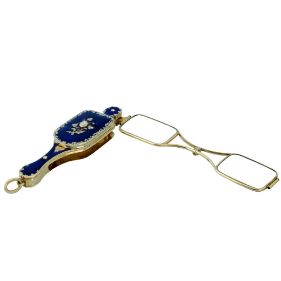 A rare combination in diamond set gold, enamel case Circa 1840