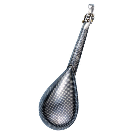 Swiss silver niëllo cylinder in the form of a lute Circa 1880 Swiss silver niëllo cylinder in the form of a lute Circa 1880