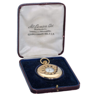 An English gold lever in signed presentation case Circa 1930