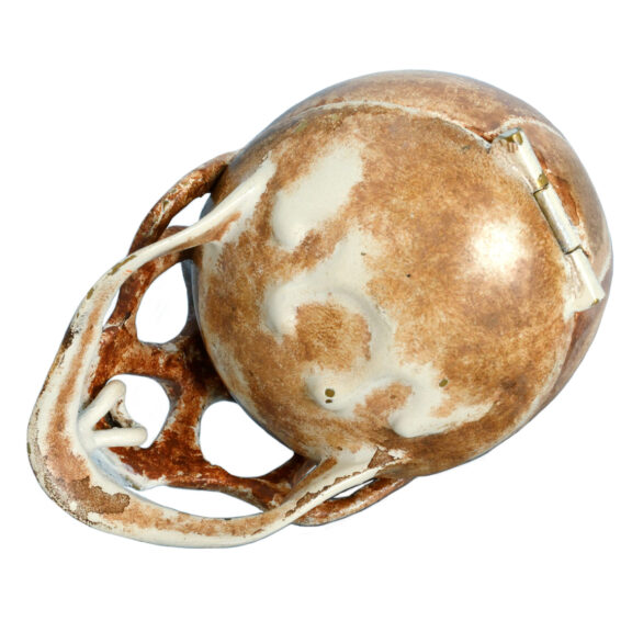 English verge in memento mori skull-form case Circa 1820 English verge in memento mori skull-form case Circa 1820