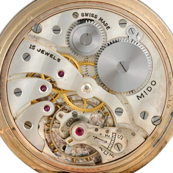 Slim Swiss lever pocket watch in gold full hunter case Circa 1900 Slim Swiss lever pocket watch in gold full hunter case Circa 1900