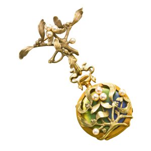 Swiss lever with mistletoe motif and brooch Circa 1900