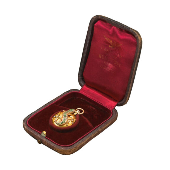 Swiss gold cylinder watch with lizard motif Circa 1890 Swiss gold cylinder watch with lizard motif Circa 1890