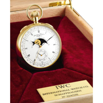 Swiss 18K gold lever with day, date and moon phases Circa 1980