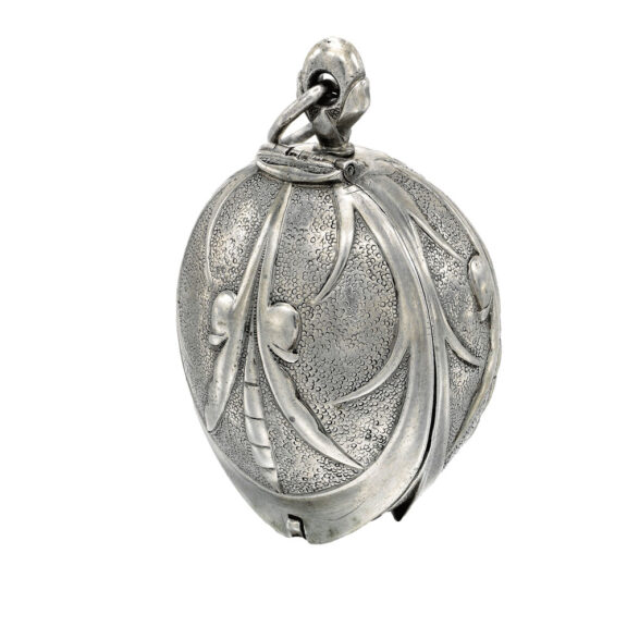 English silver verge watch in the form of a tulip bud Circa 1650 English silver verge watch in the form of a tulip bud Circa 1650