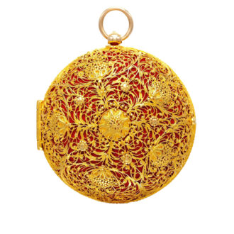 A gold verge with filigree work outer case Circa 1682-1685