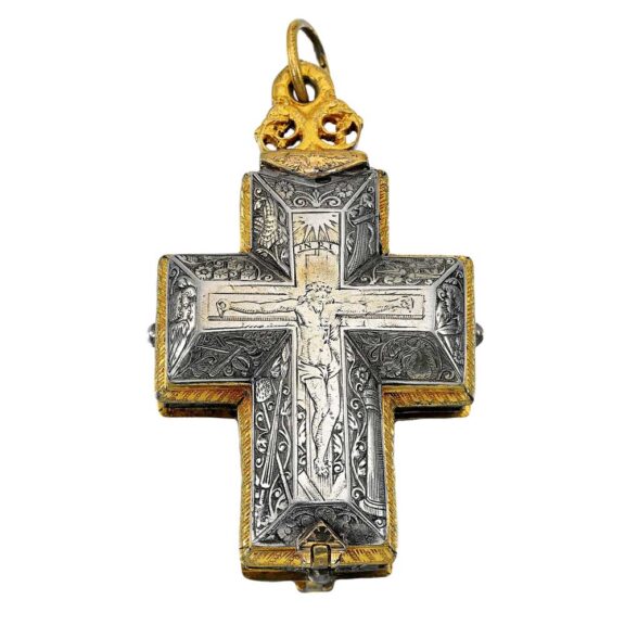 Front rare and early silver gilt-metal cruciform watch Circa 1625-1630 Front rare and early silver gilt-metal cruciform watch Circa 1625-1630