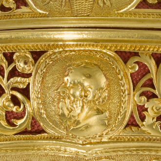 A fine gold English quarter repeating pair cased verge Circa 1719