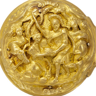 English 22 carat gold repoussé made for the Dutch market Circa 1775
