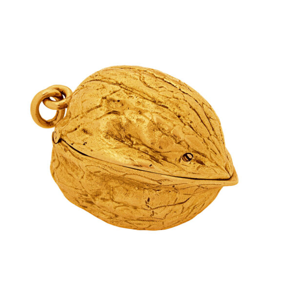 Swiss 18K yellow gold watch in the form of a walnut Circa 1950 Swiss 18K yellow gold watch in the form of a walnut Circa 1950