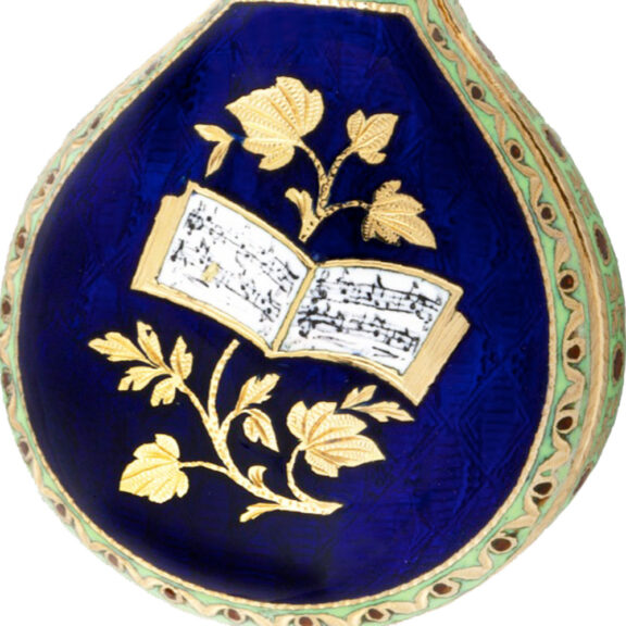 French gold, enamel and pearls mandolin-form watch Circa 1810 French gold, enamel and pearls mandolin-form watch Circa 1810