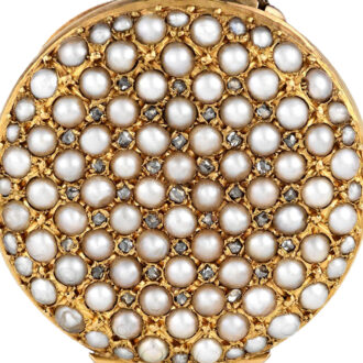 Swiss 18K gold watch decorated with pearl and diamond Circa 1900