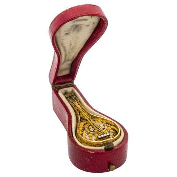 Swiss filigree gold mandolin shaped form watch Circa 1810 Swiss filigree gold mandolin shaped form watch Circa 1810