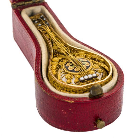 Swiss filigree gold mandolin shaped form watch Circa 1810