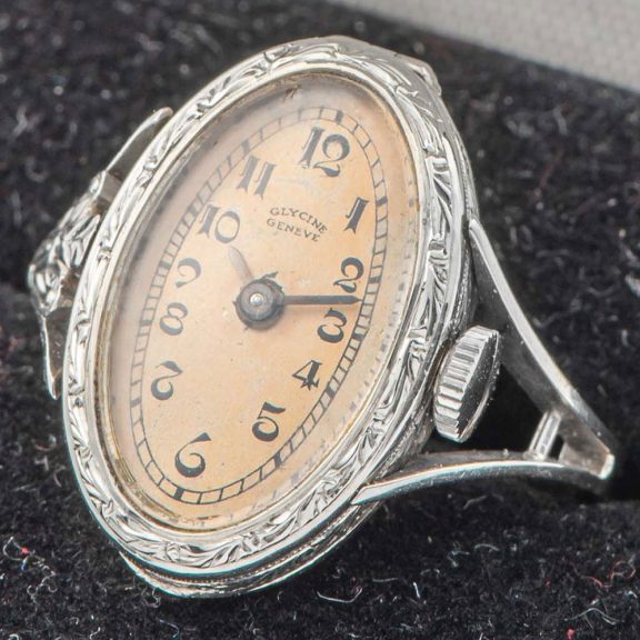 Attractive Swiss white gold Art Nouveau ring watch Circa 1910