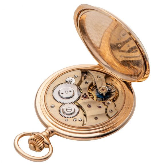 Swiss 14K yellow gold hunting cased pocket watch Circa 1905 Swiss 14K yellow gold hunting cased pocket watch Circa 1905