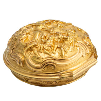 English gilt metal verge with repoussé décor Circa 1770 English gilt metal verge with repoussé décor Circa 1770