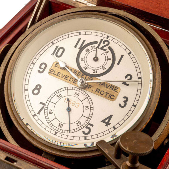 French brass marine watch with 54h power reserve Circa 1920