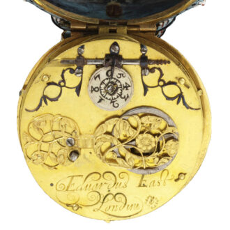 English gilt brass watch with decoration of flowers Circa 1640