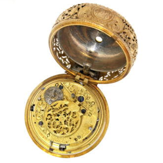 20 Carat gold repoussé verge pocket watch repeater Circa 1700