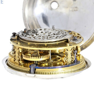 Pocket watch with champlevé gold dial with date Circa 1720