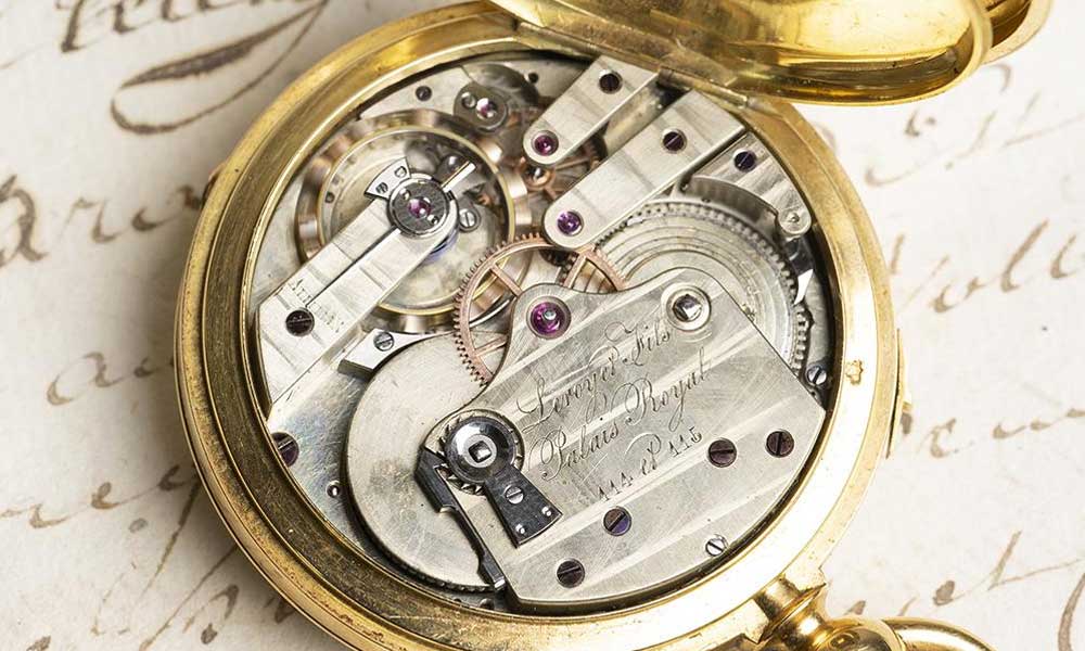 Fine and rare pocket chronometer in solid 18k gold hunter case